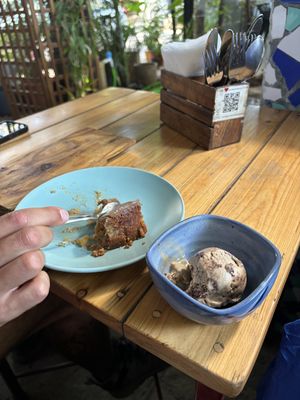Probably the best vegan dessert I have ever eaten!! Apple pie cake! Was heaven! We paire it with their peanut butter icecream but it was probably ever better on its own 🤤  at G-Shot Coffee Roastery & Cafe in Bardez