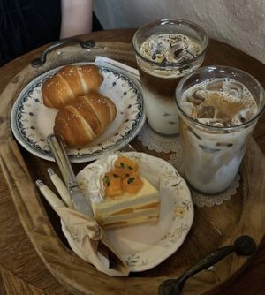 Salt bread and mango cake   at Vegeming - 베지밍 베이크 in Seoul