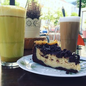 Vegan cake, Kurkuma latte and latte macchiato, all vegan at Symbiose in Leipzig