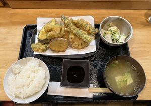 Still serving vegetarian options including miso soup. Yummy   at Tempurayasan - てんぷらやさん in Osaka