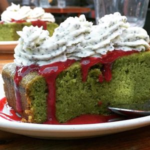 Gâteau Matcha-Passion at Lola Rosa - Parc in Montreal