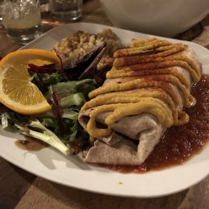Burrito aux légumes en version végane at Lola Rosa - Parc in Montreal