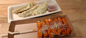 Dumplings and rice cakes at Korean Munchies in Edinburgh