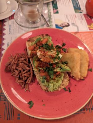 Avocado toast with "bacon" and hash browns at Ivo Lounge in St Ives