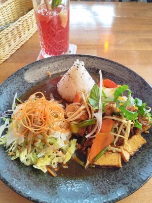 V3 at Restaurant No. 90 in Peine