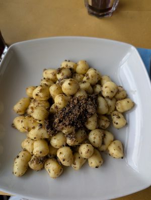 Gnocchi with fresh truffle at Lu Soccio in Perugia