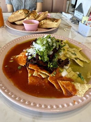 chilaquiles veganos con salsa mixta   at Moracuyá in Monterrey