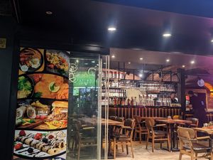 V at Chili & Cheesy in Vienna