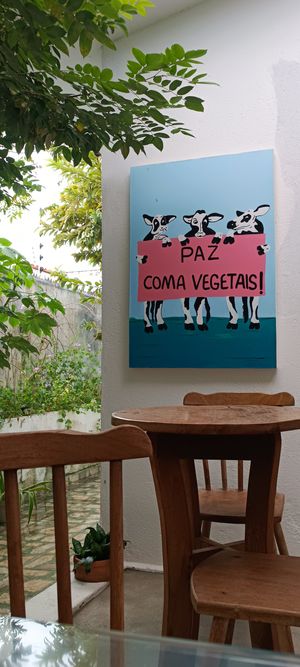 Peace, eat vegetables! at Oásis Natural - Alimentação Saudável in Natal