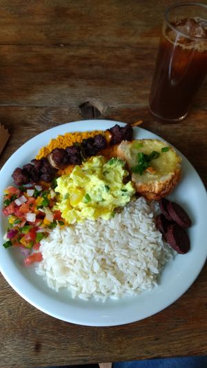 Esse é o espetinho do veg veg, achei bem gostoso. Eu gostaria que viesse um pouco mais pelo preço. at Veg Veg in Curitiba
