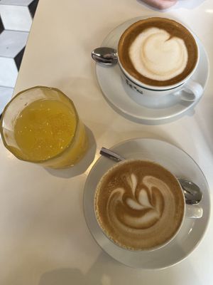 Flat white with oat milk and soya milk cappuccino   at It's in Naples