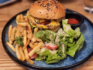 Saute Mushroom Burger at Life Cafe - 間店 in Skudai