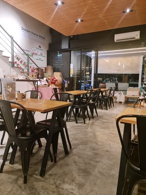 Nice Ambience with light music at Life Cafe - 間店 in Skudai
