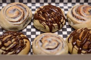 Rollitos de canela at Anima Repostería Vegana in Zipaquira