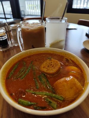 Signature nonya curry noodle (not too spicy, yummy) at AM Green World 青の世代 in Iskandar Puteri