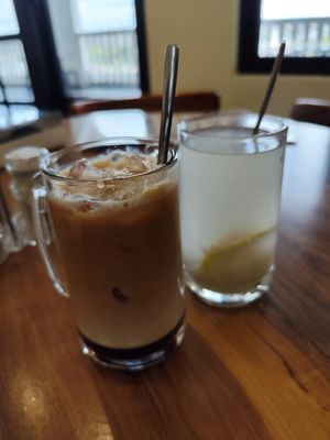 Gula melaka teh cold & barley lemon at AM Green World 青の世代 in Iskandar Puteri
