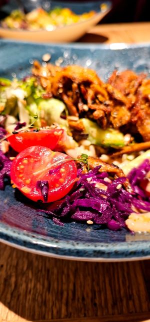 Vegan Classic Bowl and Planted Kebap at Cotidiano - Altstadt in Landshut