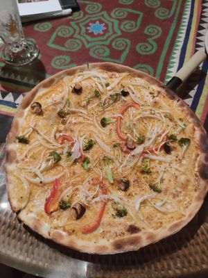 Vegan pizza at Daauw Home in Huay Xai