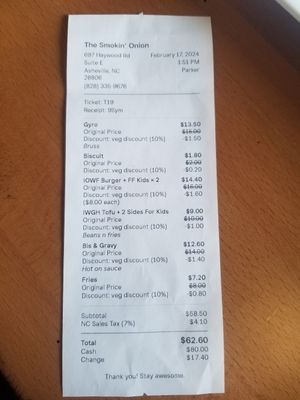 10% discount using the veg card.....gotta get one if you don't have it. Fed a family of 5......yes 5 people for $62.60 😳 plus a tip at The Smokin' Onion in Asheville