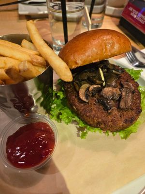  at The Pickle Barrel in London