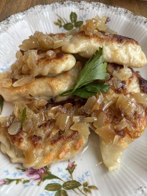 Dimplings mit Kohl und Pilzen   at Vegan Friends Kitchen in Warsaw