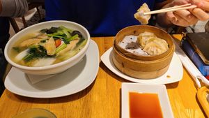  at Mama Huhu in Tokyo