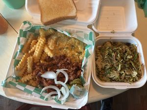 BBQ plate  at That Weird Place in Amarillo