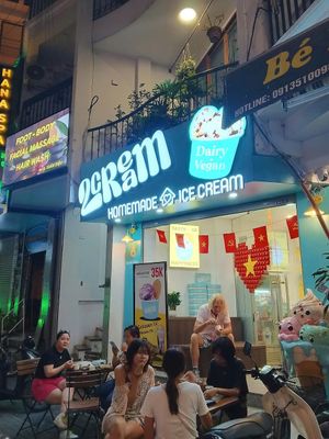  at 2Cream in Hanoi