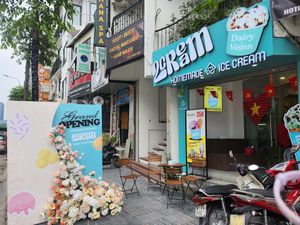  at 2Cream in Hanoi
