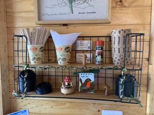 Palitos para revolver bebidas, servilletas, canela #Veganuary at RURAL in Cochamo