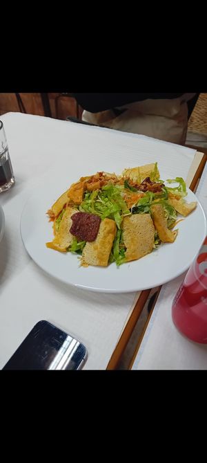 Vegan salad at Co Lan Restaurant in Lisbon