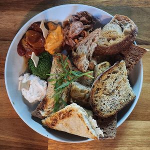 Pan con cosas at Yo no soy Chef in Cali