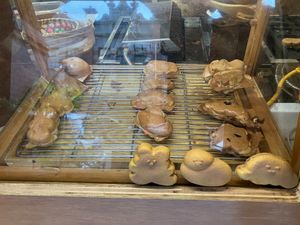 Display case at TAUHUYAKI - 島呼燒 in Taipei