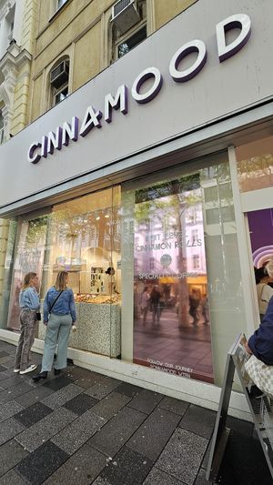  at Cinnamood in Vienna