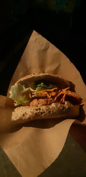 Burger at Loving Hut Express in Antwerpen