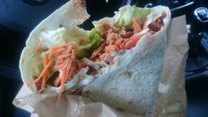 XL gyros wrap at Loving Hut Express in Antwerpen