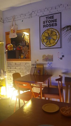 Inside decor at Yo La Tengo - 뮤직펍, 욜라탱고 in Daejeon