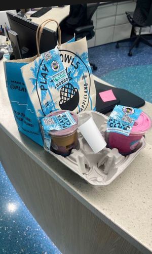 Playa Bowls smoothie delivery 👏🏼  #Veganuary at Playa Bowls  in Dayton