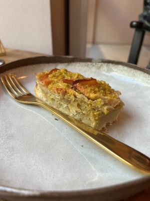 Pistachio persimmon bar  at Das Lazy in Vienna