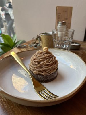 Mont blanc chestnut hazelnut praline   at Das Lazy in Vienna