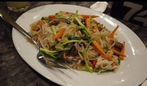 stir-fried rice noodles at Don Vito in Boracay