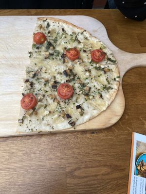 Vegan tarte flambé   at Wild & Veggie in Hamburg