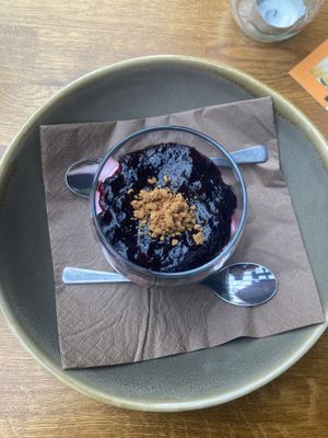 Vegan blueberry cheesecake  at Wild & Veggie in Hamburg