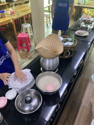 Making Mango sticky rice   at Bangkok Thai Cooking Academy in Bangkok