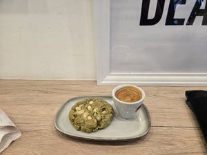 Matcha cookie and kleiner brauner at IchBinSüß in Vienna