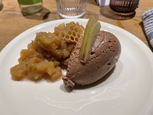 Schokomousse mit Apfelragout  at Frieda in Kassel