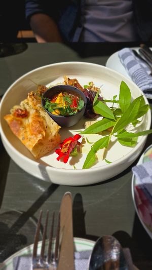 Veganes Frühstück mit Focaccia und Käseauswahl at Frieda in Kassel
