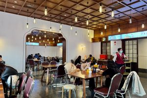 Dining room at Nanputuo Noodle House - 南普陀素面馆 in Xiamen