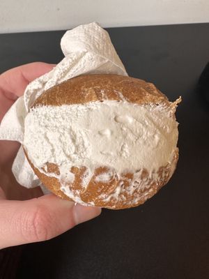 Mini maritozzi   at Lato 15 in Rome