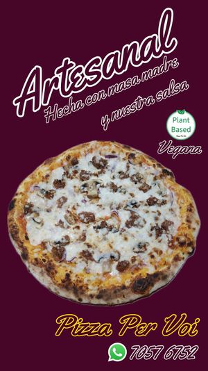 Pizzas artesanales veganas. En esta foto Salsiccia vegana at Pizza Per Voi  in Alajuela